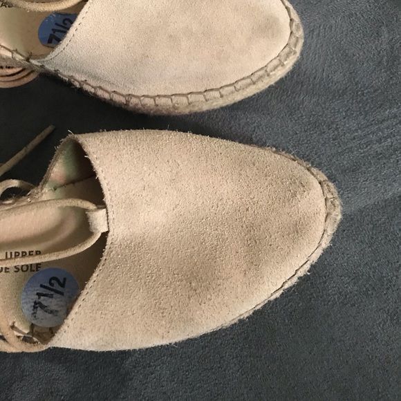 Fabiolas Tan Suede Tie-up Espadrilles, size 7 1/2 - Picture 3 of 13